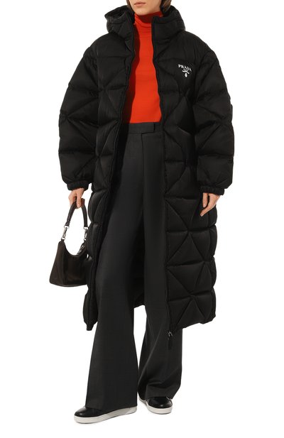 Пуховик PRADA черного цвета по цене 360000 руб., арт. 29X952-1WQ8-F0002-212, фото 2 Пуховик PRADA, арт. 29X952-1WQ8-F0002-212, фото 2