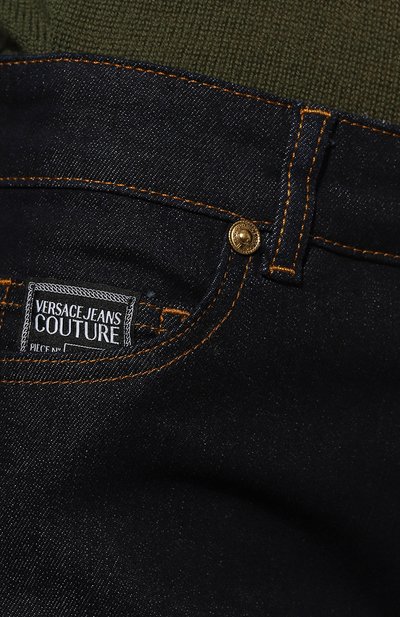 Джинсы VERSACE JEANS COUTURE темно-синего цвета по цене 23950 руб., арт. 72HAB5K3-72DP500 C SKINNY CRYSTAL RIC CURSIVE D ST, фото 5 Джинсы VERSACE JEANS COUTURE, арт. 72HAB5K3-72DP500 C SKINNY CRYSTAL RIC CURSIVE D ST, фото 5