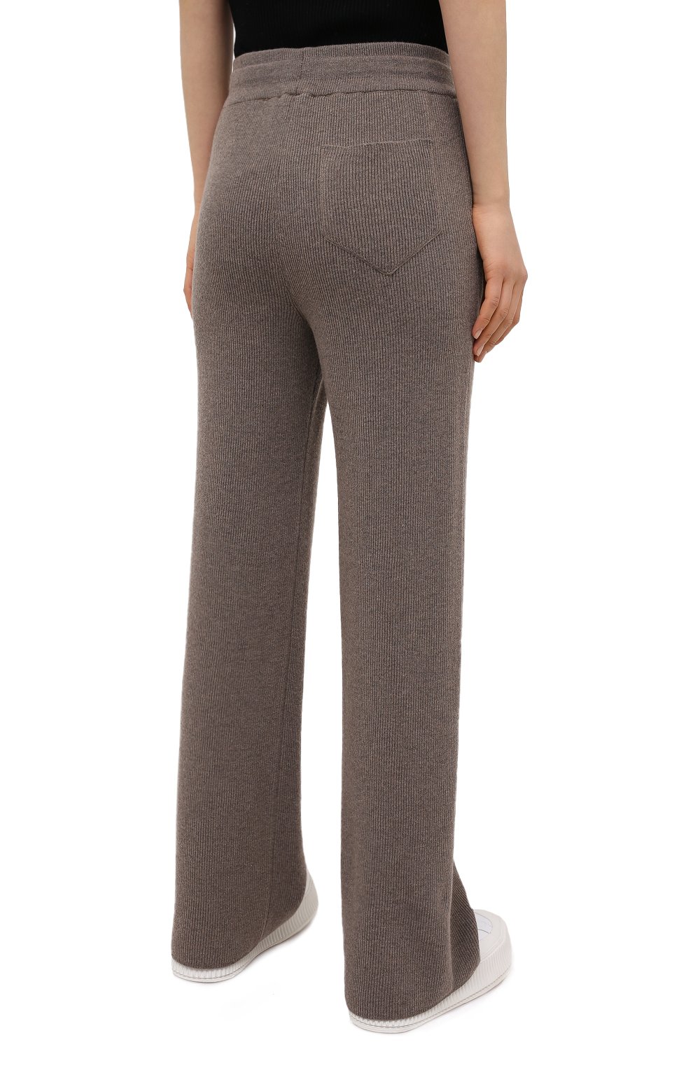 Брюки NANUSHKA серого цвета по цене 38950 руб., арт. 0NI_F0SSILE_RECYCLED CASHMERE KNIT, фото 4 Брюки NANUSHKA, арт. 0NI_F0SSILE_RECYCLED CASHMERE KNIT, фото 4