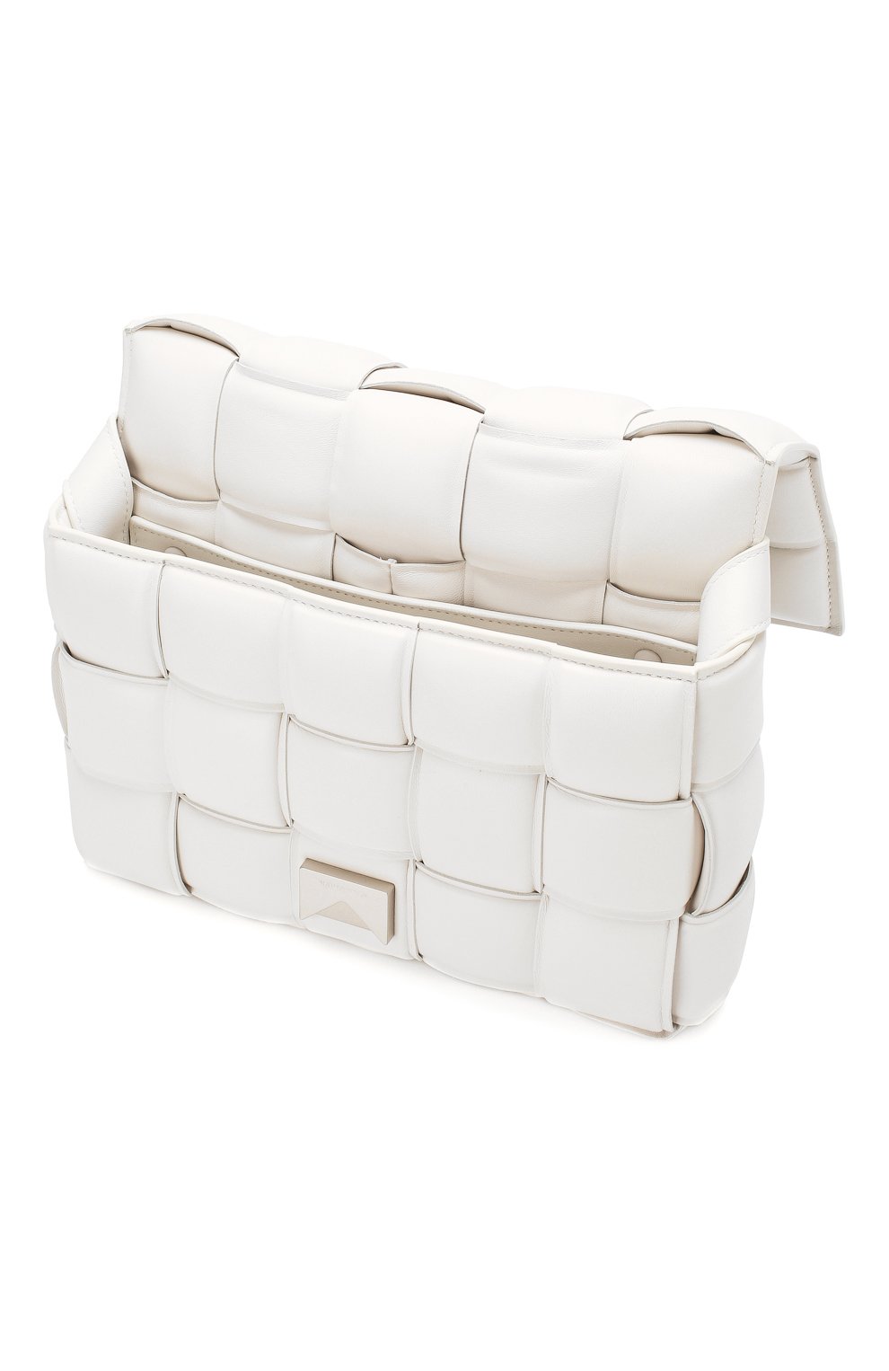 Сумка padded cassette BOTTEGA VENETA белого цвета по цене 470500 руб., арт. 591970/VCQR1, фото 4 Сумка padded cassette BOTTEGA VENETA, арт. 591970/VCQR1, фото 4