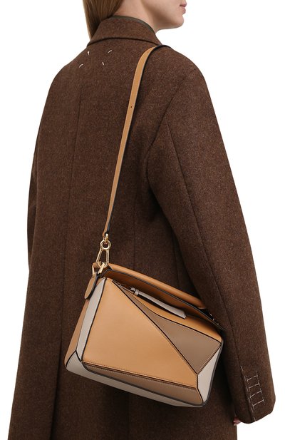 Сумка puzzle small LOEWE темно-бежевого цвета по цене 299500 руб., арт. A510S21X50, фото 5 Сумка puzzle small LOEWE, арт. A510S21X50, фото 5