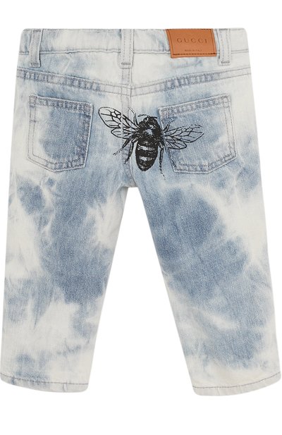 Джинсы с декоративными потертостями и контрастным принтом GUCCI синего цвета по цене 25650 руб., арт. 499896/XD718, фото 2 Джинсы с декоративными потертостями и контрастным принтом GUCCI, арт. 499896/XD718, фото 2