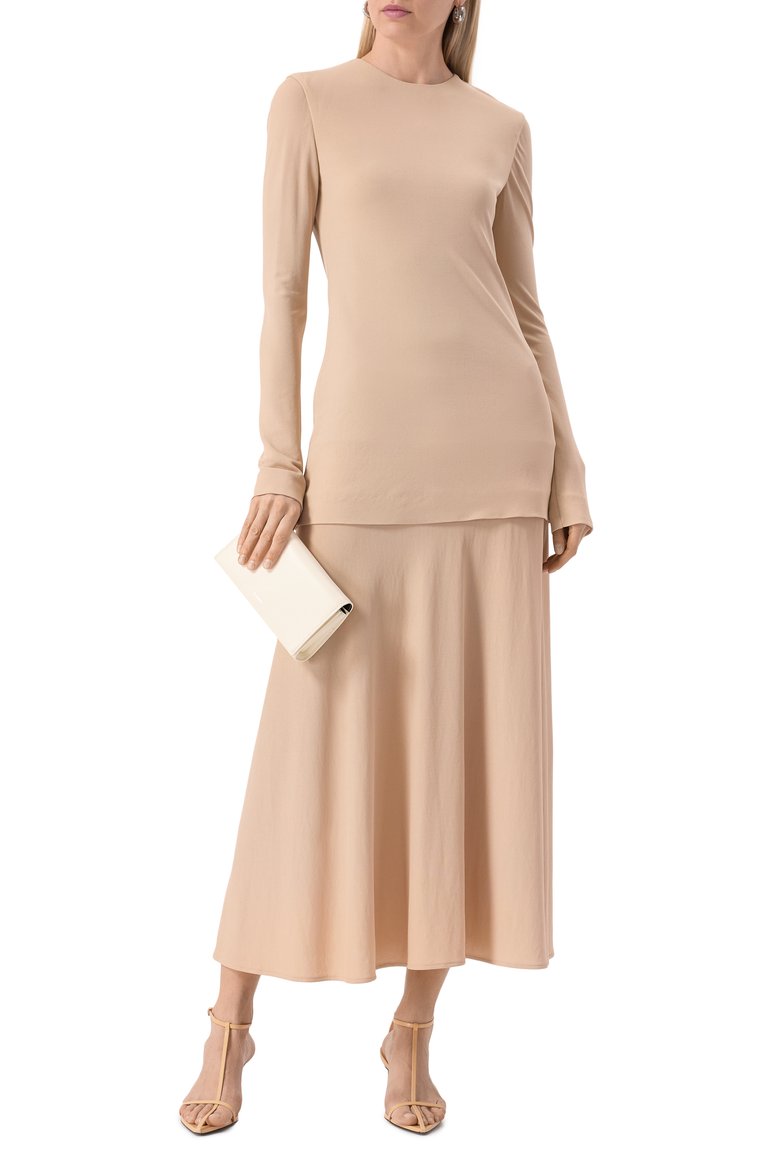 Женское платье из вискозы JIL SANDER бежевого цвета, арт. J04CT0110-J65016 | Фото 2 (Длина Ж (юбки, платья, шорты): Миди; Рукава: Длинные; Материал внешний: Вискоза; Стили: Кэжуэл; Женское Кросс-КТ: Платье-одежда; Случай: Повседневный; Автоматизация ТО: Проставлено; Автоматизация состава: Проставлено)