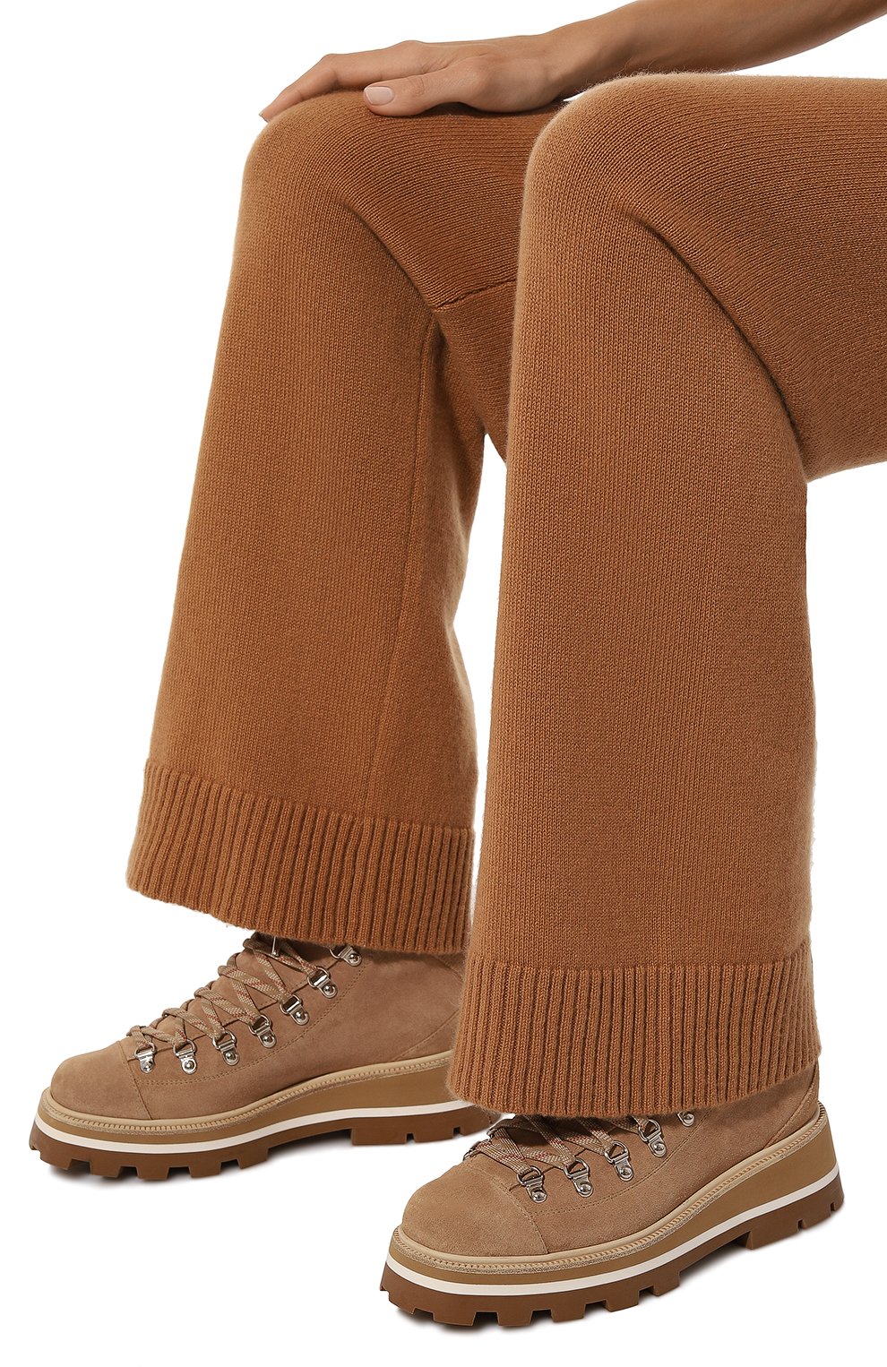 Замшевые хайкеры chike JIMMY CHOO бежевого цвета по цене 117000 руб., арт. CHIKE FLAT/AFK, фото 3 Замшевые хайкеры chike JIMMY CHOO, арт. CHIKE FLAT/AFK, фото 3