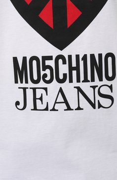 Женская хлопковая футболка M05CH1NO JEANS белого цвета, арт. J0710/3262 | Фото 5 (Рукава: Короткие; Длина (для топов): Стандартные; Принт: С принтом; Материал сплава: Проставлено; Материал внешний: Хлопок; Женское Кросс-КТ: Футболка-одежда; Драгоценные камн�и: Проставлено; Стили: Кэжуэл)