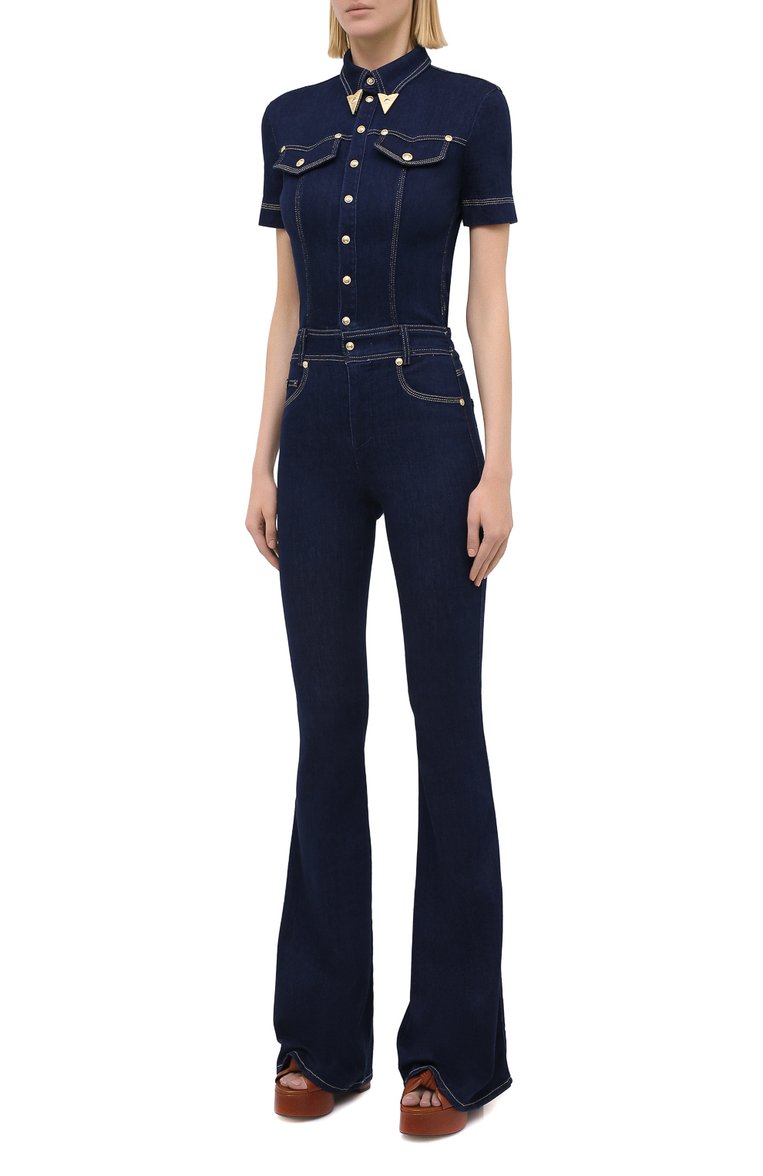 Женский джинсовый комбинезон VERSACE JEANS COUTURE синего цвета, арт. A7HZA12I-ZDP002 IC0N/APW54 | Фото 3 (Длина (брюки, джинсы): Удлиненные; Рукава: Короткие; Материал внешний: Хлопок, Деним; Случай: Повседневный; Стили: Кэжуэл; Кросс-КТ: Деним; Женское Кросс-КТ: Комбинезон-одежда)