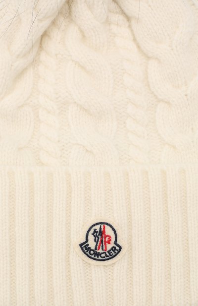 Шапка из смеси шерсти и кашемира MONCLER белого цвета по цене 32100 руб., арт. E2-093-99608-10-948AK, фото 3 Шапка из смеси шерсти и кашемира MONCLER, арт. E2-093-99608-10-948AK, фото 3