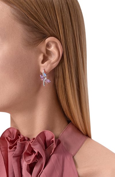 Серьги swarovski x ariana grande SWAROVSKI разноцветного цвета по цене 22950 руб., арт. 5749185, фото 2 Серьги swarovski x ariana grande SWAROVSKI, арт. 5749185, фото 2
