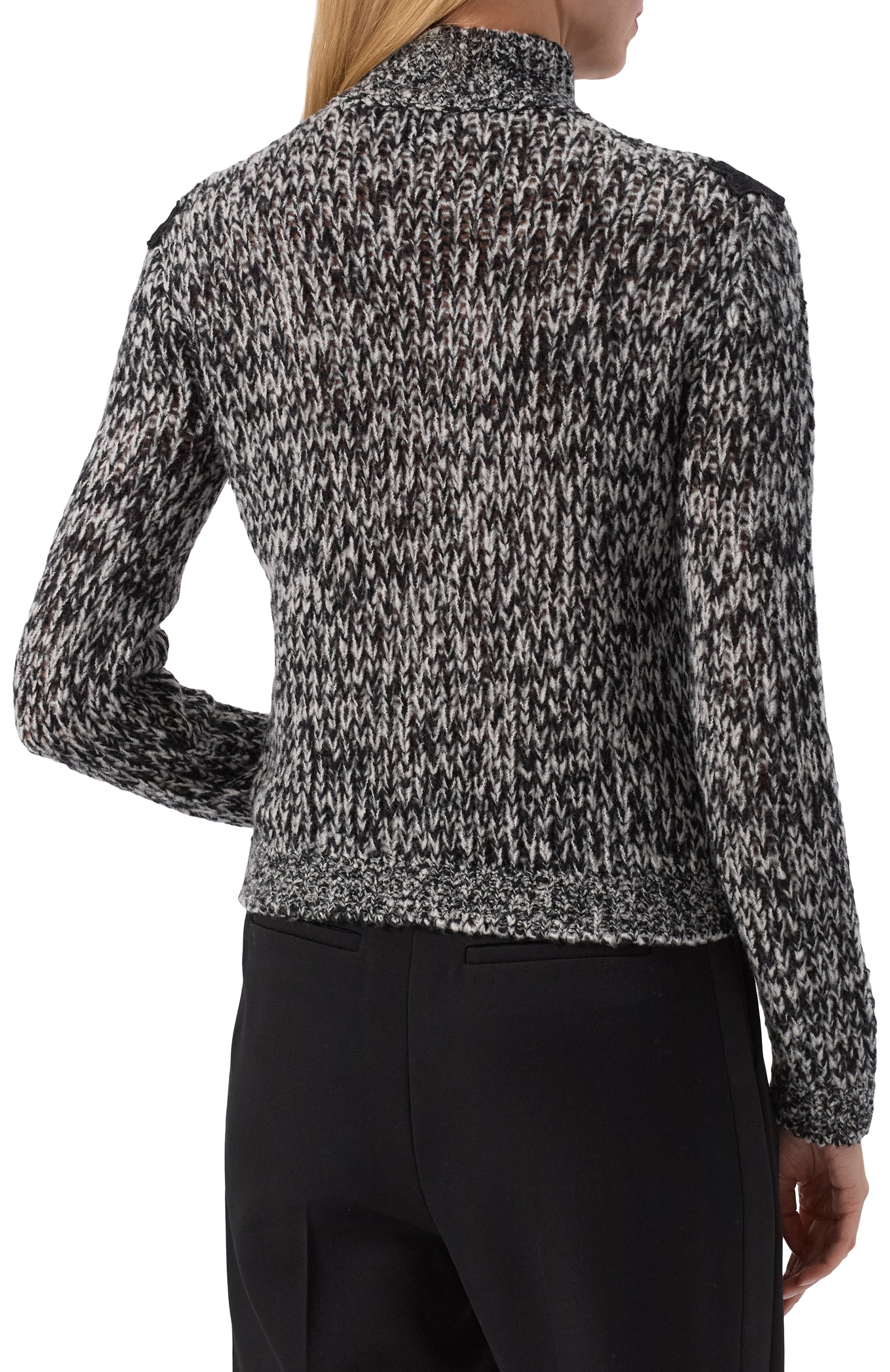 Свитер из шерсти и кашемира GIAMBATTISTA VALLI серого цвета по цене 206500 руб., арт. 25FWPVCM0M12/15WCA, фото 4 Свитер из шерсти и кашемира GIAMBATTISTA VALLI, арт. 25FWPVCM0M12/15WCA, фото 4