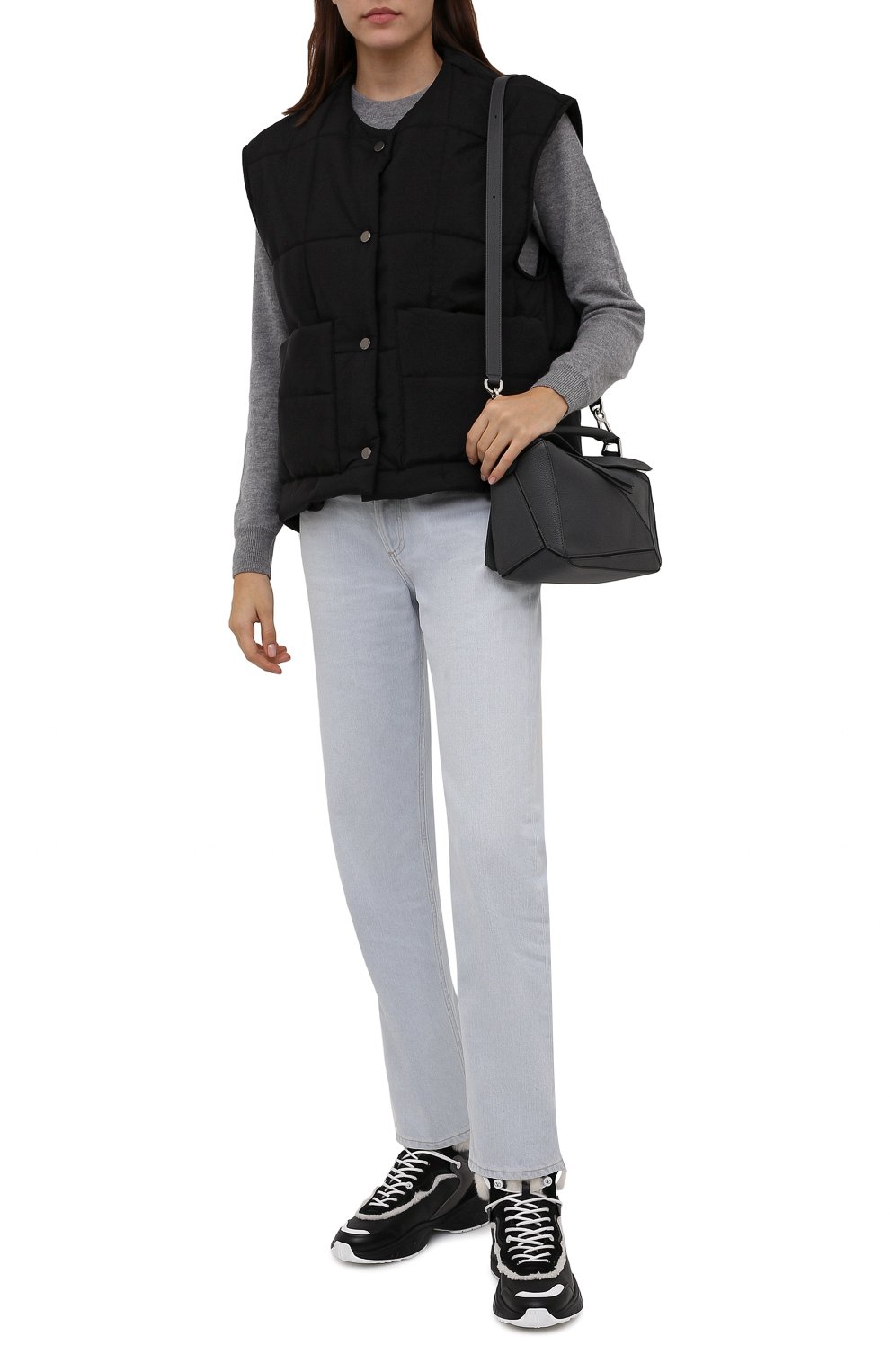 Кожаные кроссовки shegoes VALENTINO черного цвета по цене 82750 руб., арт. WW2S0AH6/XZX, фото 2 Кожаные кроссовки shegoes VALENTINO, арт. WW2S0AH6/XZX, фото 2