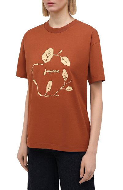 Хлопковая футболка JACQUEMUS коричневого цвета по цене 17950 руб., арт. 211JS12/22408L, фото 3 Хлопковая футболка JACQUEMUS, арт. 211JS12/22408L, фото 3