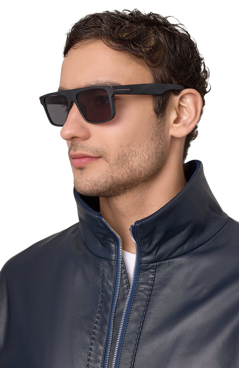 Женские солнцезащитные очки TOM FORD черного цвета, арт. TF999-N 02D | �Фото 2 (Нос: Не проставлено; Региональные ограничения белый список (Axapta Mercury): Не проставлено; Материал: Пластик; Тип очков: С/з; Очки форма: Прямоугольные; Оптика Гендер: оптика-мужское)