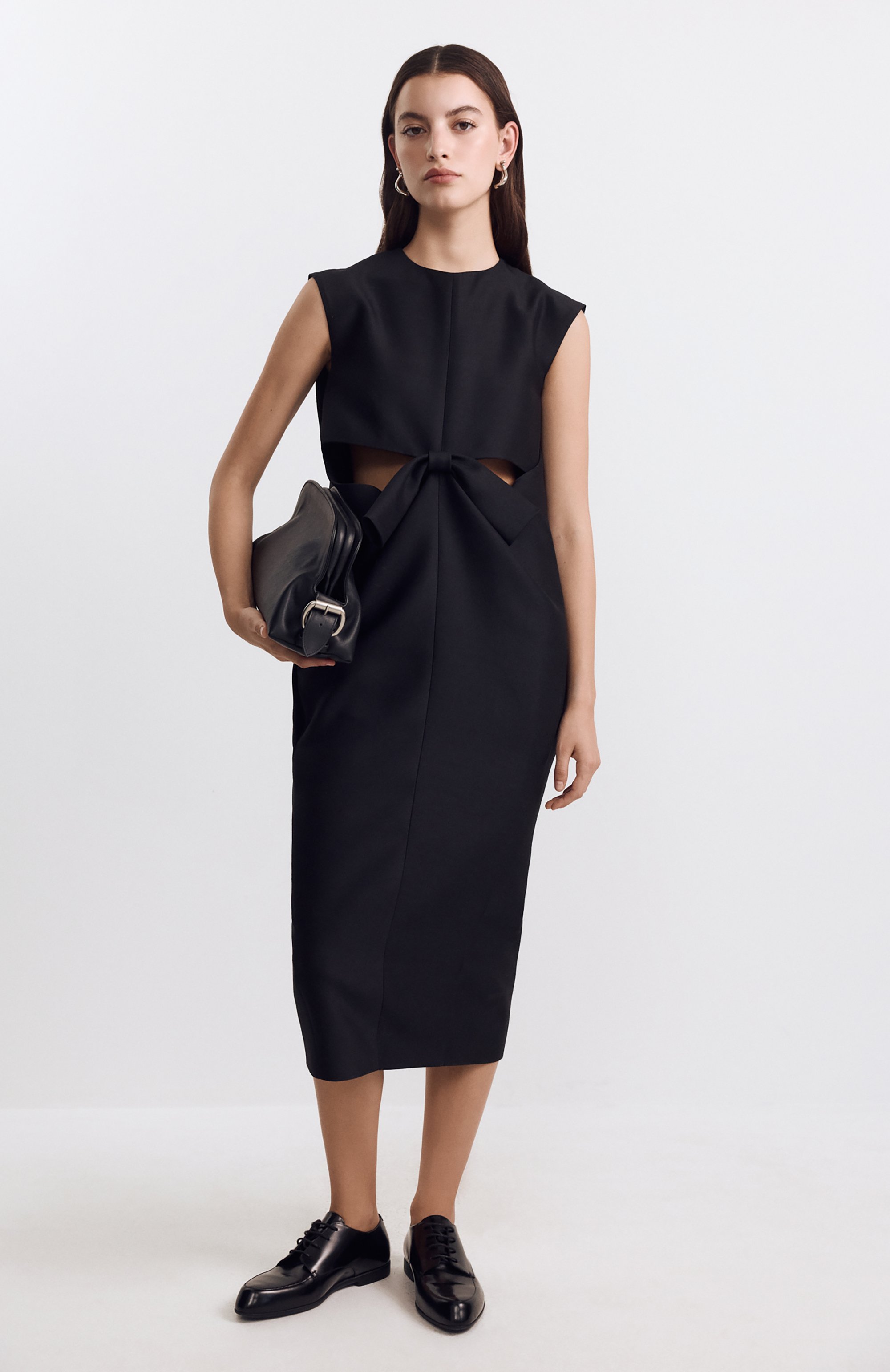 Платье из шерсти и шелка BALENCIAGA черного цвета по цене 431500 руб., арт. 872111/TUT22, фото 5 Платье из шерсти и шелка BALENCIAGA, арт. 872111/TUT22, фото 5