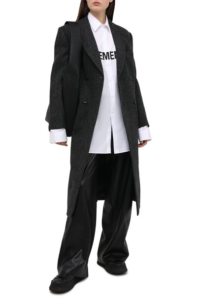 Хлопковая рубашка VETEMENTS белого цвета по цене 59900 руб., арт. UE51SH300W 1004/W, фото 2 Хлопковая рубашка VETEMENTS, арт. UE51SH300W 1004/W, фото 2