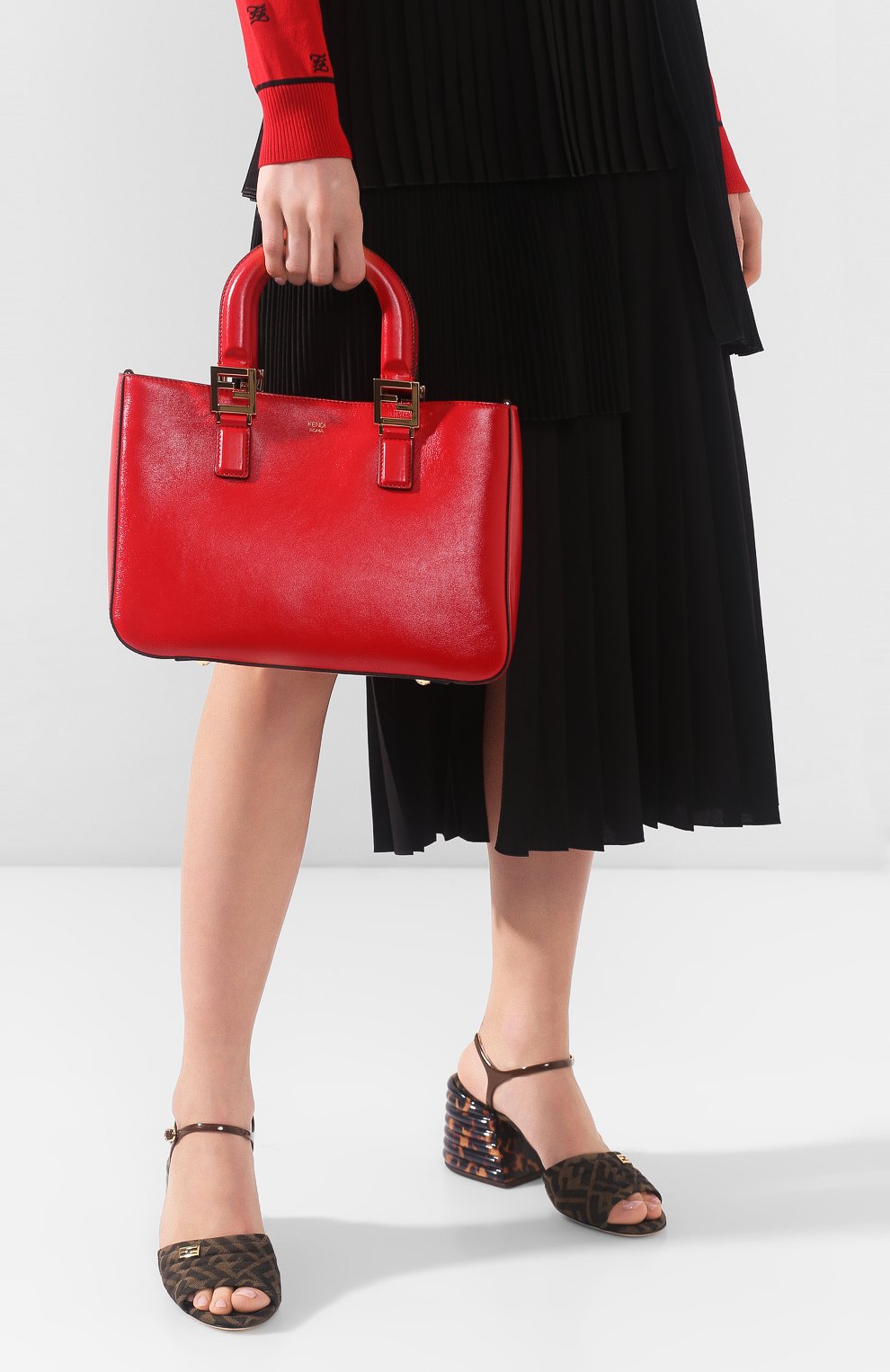 Сумка FENDI красного цвета по цене 252500 руб., арт. 8BH367 A9Y0, фото 2 Сумка FENDI, арт. 8BH367 A9Y0, фото 2