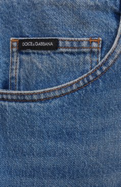 Мужские джинсы DOLCE & GABBANA синего цвета, арт. GP02XD/G8MZ5 | Фото 6 (Драгоценные камни: Проставлено; Длина (брюки, джинсы): Стандартные; Материал сплава: Проставлено; Материал внешний: Деним, Хлопок; Силуэт М (брюки): Прямые; Детали: Дел�аве; Кросс-КТ: Деним; Стили: Кэжуэл, Повседневный)