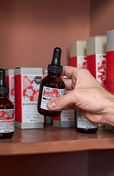 Энергетическая суперактивная сыворотка energizing (100ml) DAVINES бесцветного цвета по цене 12240 руб., арт. 71333, фото 3 Энергетическая суперактивная сыворотка energizing (100ml) DAVINES, арт. 71333, фото 3