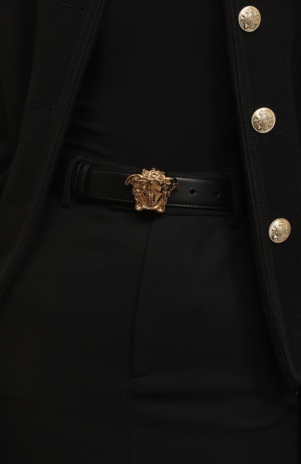 Кожаный ремень VERSACE черного цвета по цене 34200 руб., арт. DCDD442/DVTFNK, фото 2 Кожаный ремень VERSACE, арт. DCDD442/DVTFNK, фото 2