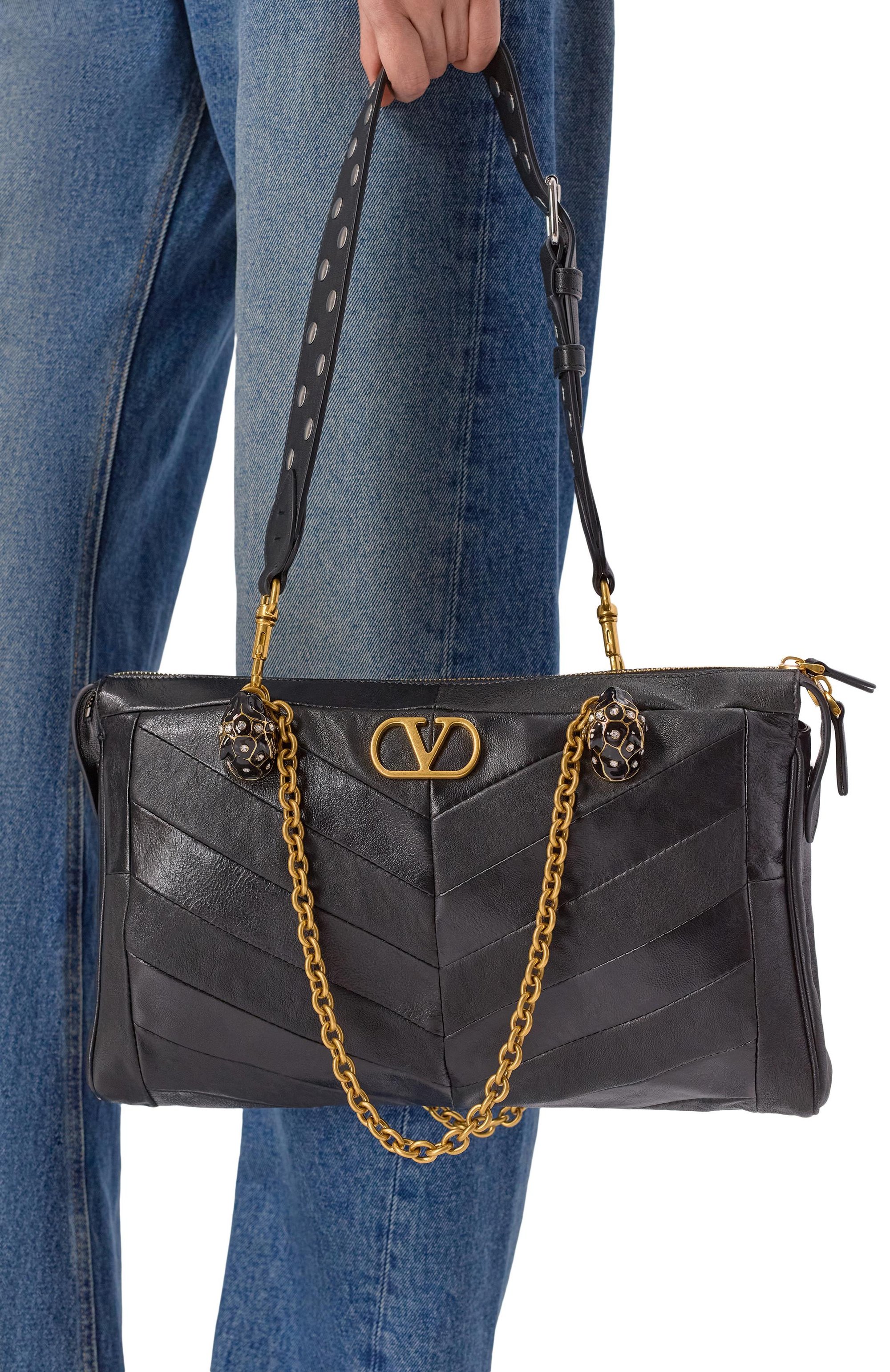 Сумка panthea medium VALENTINO черного цвета по цене 422000 руб., арт. 8W2B0S70/UYF, фото 2 Сумка panthea medium VALENTINO, арт. 8W2B0S70/UYF, фото 2