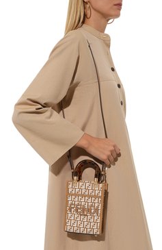 Женская сумка sunshine mini FENDI коричневого цвета, арт. 8BS051 AQ0X | Фото 2 (Материал: Текстиль; Материал сплава: Проставлено; Размер: mini; Ремень/цепочка: На ремешке; Драгоценные камни: Проставлено)