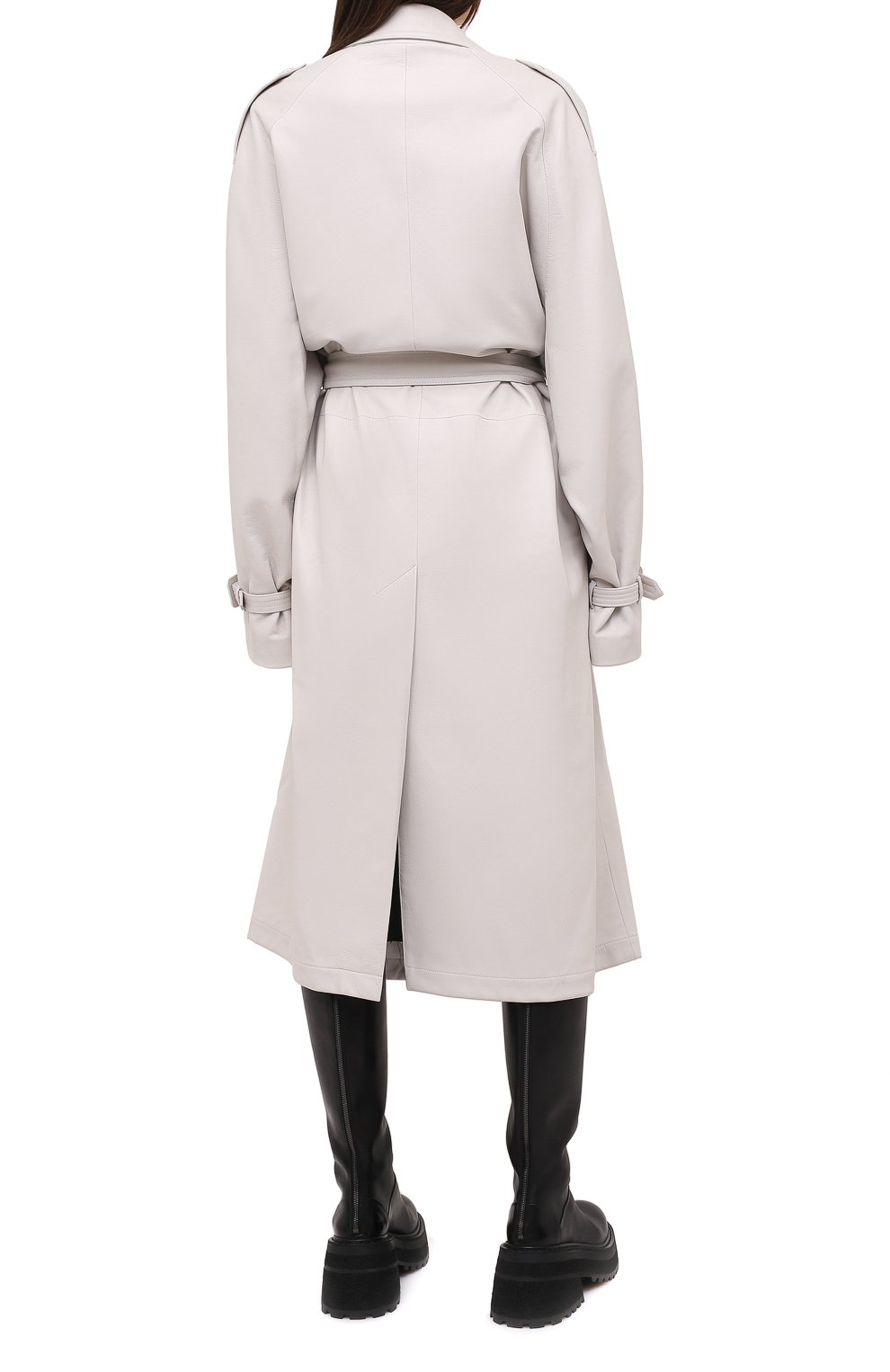 Кожаный тренч VETEMENTS светло-серого цвета по цене 499500 руб., арт. UAH21JA005 2401/W, фото 4 Кожаный тренч VETEMENTS, арт. UAH21JA005 2401/W, фото 4