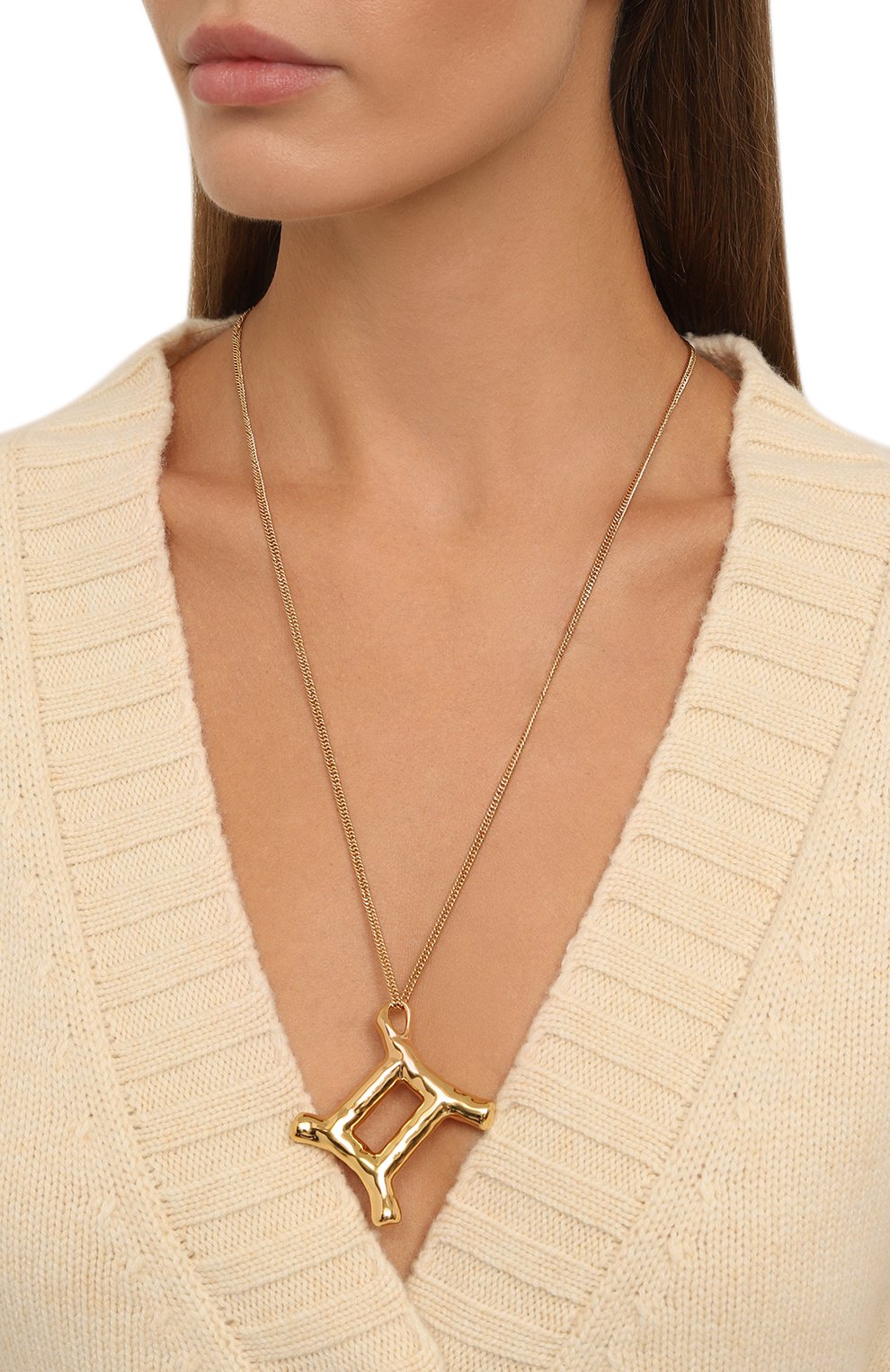 Подвеска на цепочке JIL SANDER золотого цвета по цене 108000 руб., арт. J11UU0023 J12015, фото 2 Подвеска на цепочке JIL SANDER, арт. J11UU0023 J12015, фото 2