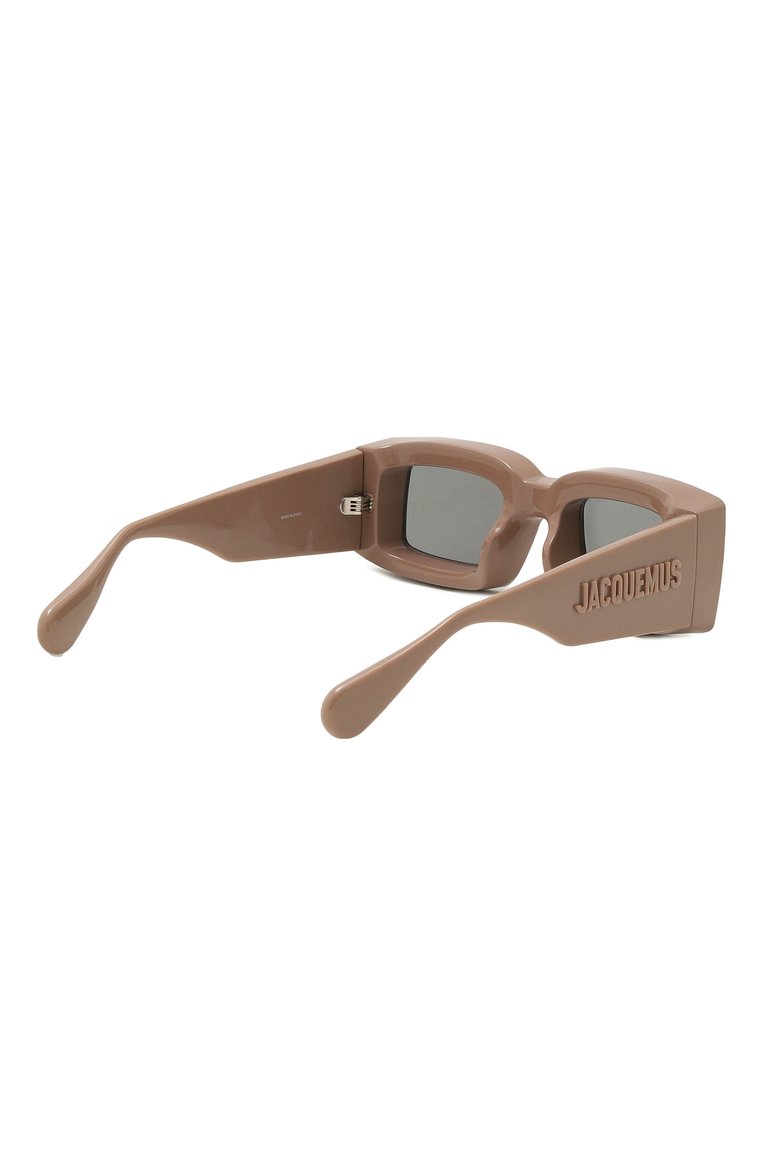 Женские солнцезащитные очки JACQUEMUS бежевого цвета, арт. LES LUNETTES TUPI LIGHT BR0WN | Фото 5 (Региональные ограничения белый список (Axapta Mercury): Не проставлено; Нос: Не проставлено; Тип очков: С/з; Кросс-КТ: С/з-унисекс; Материал: Пластик; Оптика Гендер: оптика-унисекс; Очки форма: Прямоугольные)