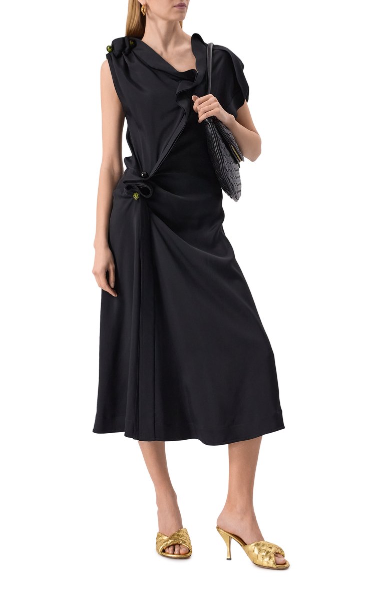 Женские кожаные мюли blink BOTTEGA VENETA золотого цвета, арт. 796455/V55N1 | Фото 2 (Каблук высота: Высокий; Материал сплава: Проставлено; Материал внутренний: Натуральная кожа; Подошва: Плоская; Материал внешний: Натуральная кожа; Драгоценные камни: Проставлено; Каблук тип: Шпилька)