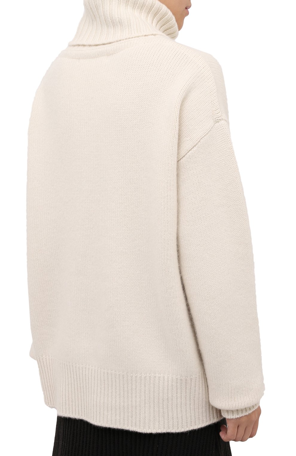 Кашемировый свитер EXTREME CASHMERE кремового цвета по цене 69950 руб., арт. 020/0VERSIZE XTRA, фото 4 Кашемировый свитер EXTREME CASHMERE, арт. 020/0VERSIZE XTRA, фото 4