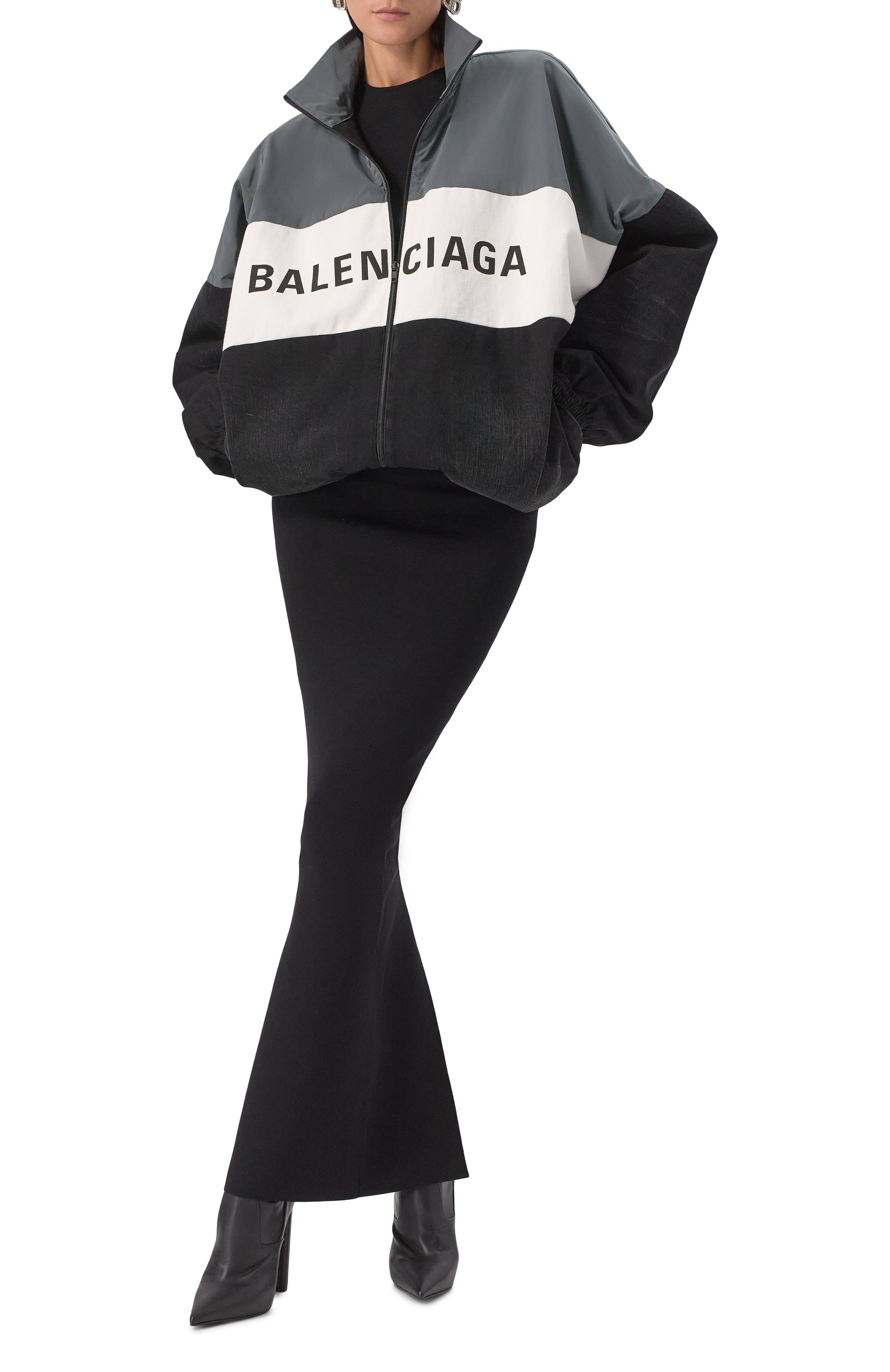 Комбинированная куртка BALENCIAGA черного цвета по цене 351500 руб., арт. 822843/TRW58, фото 2 Комбинированная куртка BALENCIAGA, арт. 822843/TRW58, фото 2