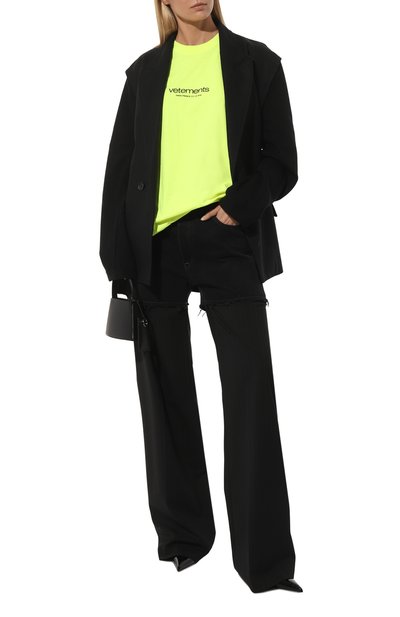 Хлопковая футболка VETEMENTS желтого цвета по цене 43950 руб., арт. UE64TR150Y, фото 2 Хлопковая футболка VETEMENTS, арт. UE64TR150Y, фото 2