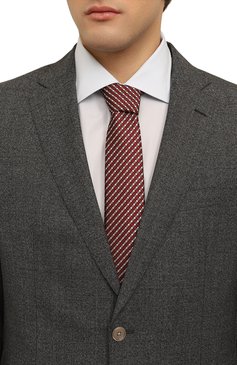Мужской шелковый галстук GIORGIO ARMANI красного цвета, арт. 360054/4R937 | Фото 2 (Нос: Не проставлено; Материал: Шелк, Текстиль; Принт: С принтом)