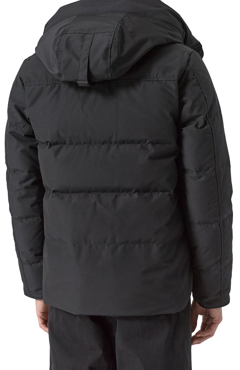 Мужская пуховик CANADA GOOSE черного цвета, арт. 2080M | Фото 4 (Рукава: Длинные; Материал подклада: Синтетический материал; Длина (верхняя одежда): Короткие; Стили: Кэжуэл; Мужское Кросс-КТ: пуховик-короткий; Материал внешний: Синтетический материал)