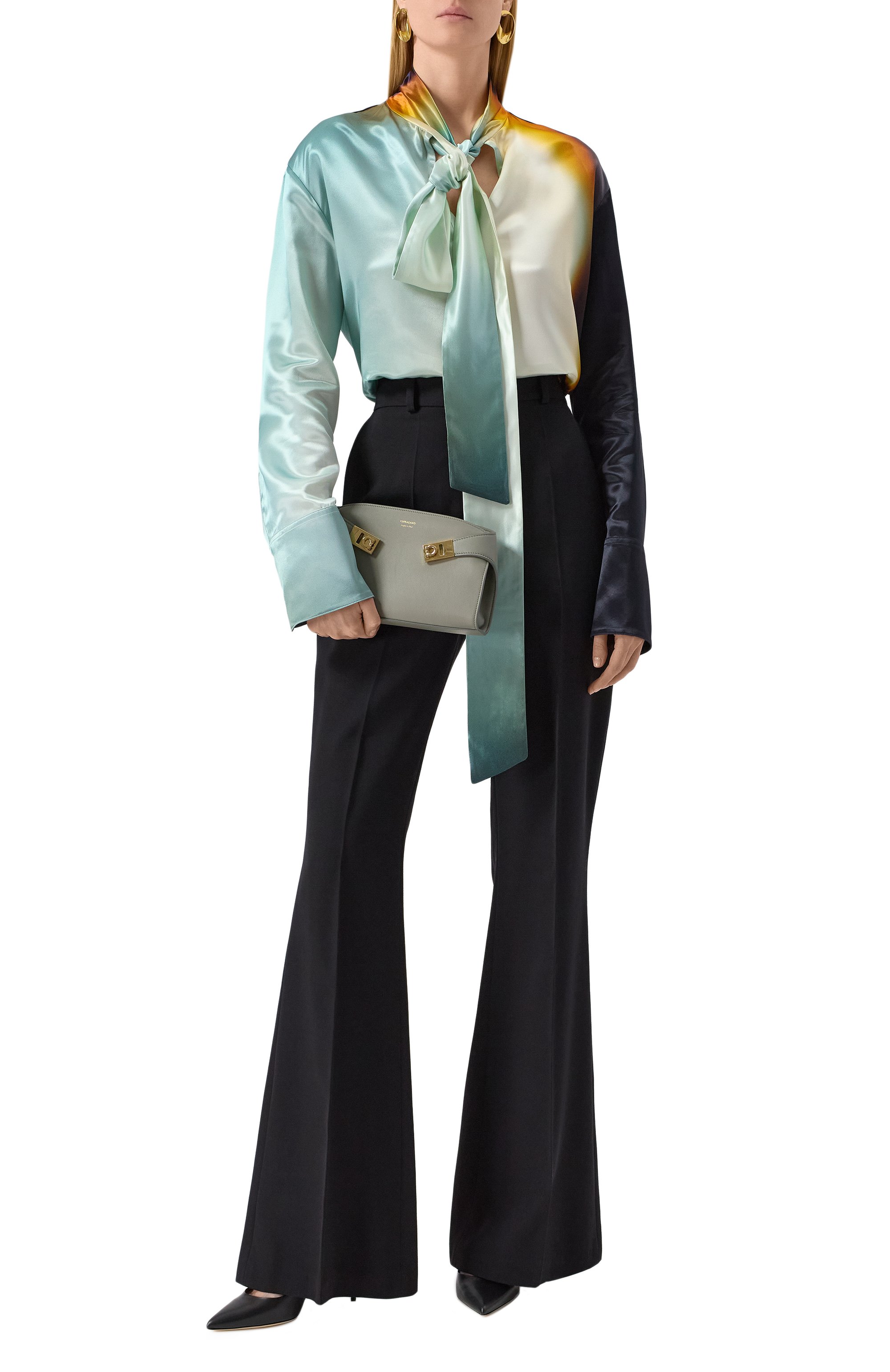 Сумка hug mini FERRAGAMO серого цвета по цене 216500 руб., арт. 218964/775283, фото 7 Сумка hug mini FERRAGAMO, арт. 218964/775283, фото 7