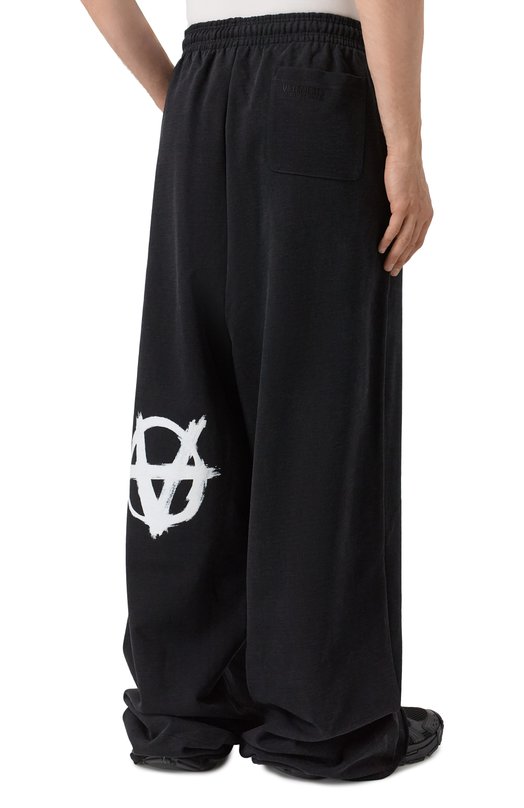 Хлопковые брюки VETEMENTS UE54SP140X/1204 M0LLET0N FADED Чёрный  UE54SP140X/1204 M0LLET0N FADED Фото 4
