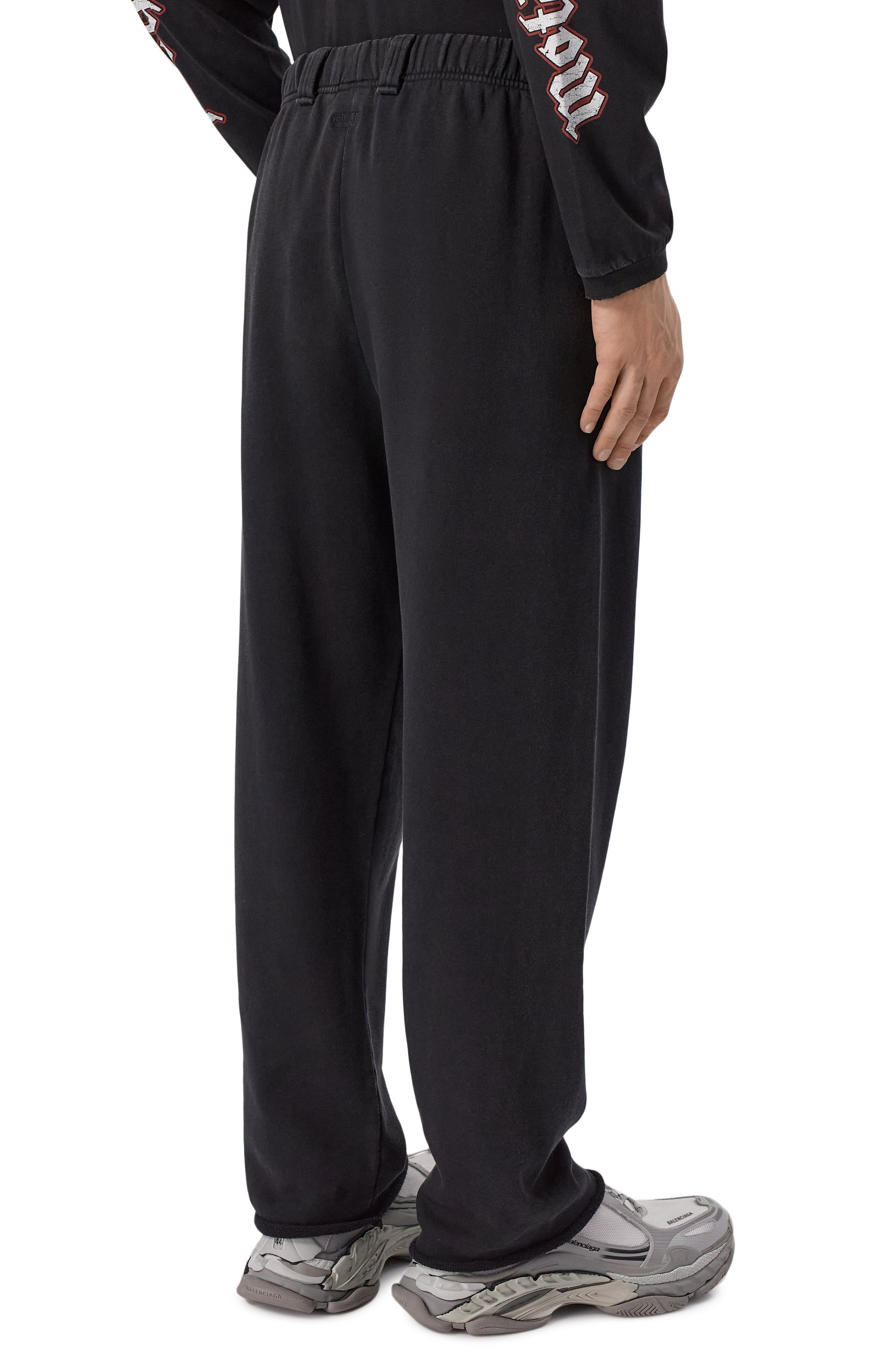 Хлопковые брюки VETEMENTS черного цвета по цене 109500 руб., арт. MH27SP191B, фото 5 Хлопковые брюки VETEMENTS, арт. MH27SP191B, фото 5