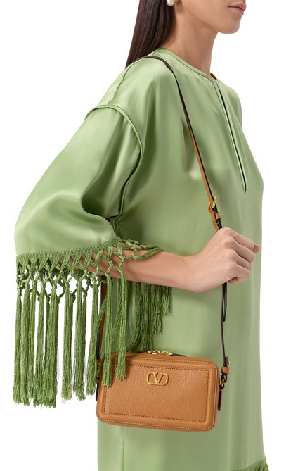 Женская сумка alltime mini VALENTINO светло-коричневого цвета, арт. 6W2P0AI5/RZR | Фото 2 (Ремень/цепочка: На ремешке; Драгоценные камни: Проставлено; Материал: Натуральная кожа; Размер: mini; Материал сплава: Проставлено)
