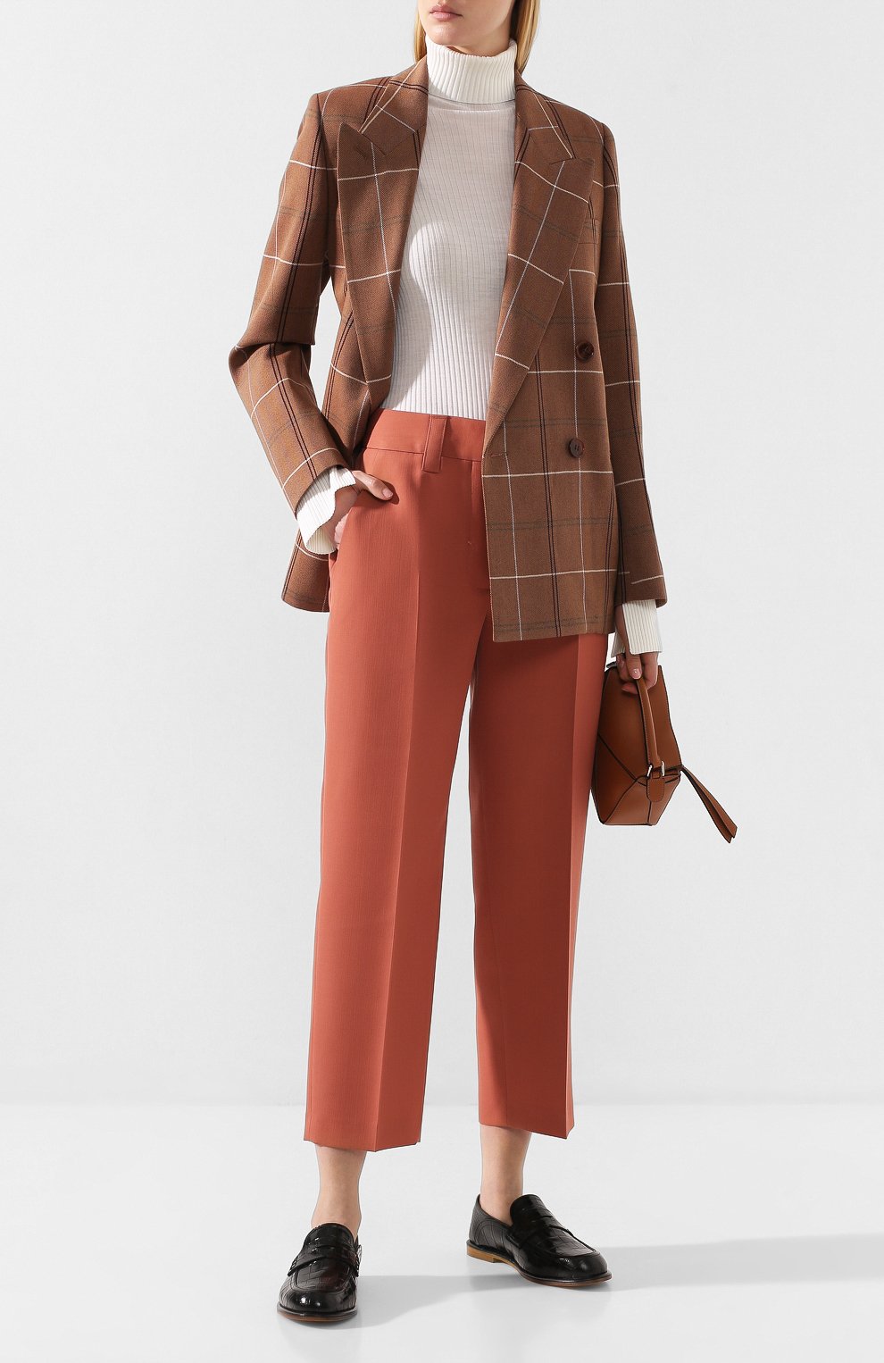 Брюки ACNE STUDIOS кораллового цвета по цене 25250 руб., арт. AK0147, фото 2 Брюки ACNE STUDIOS, арт. AK0147, фото 2