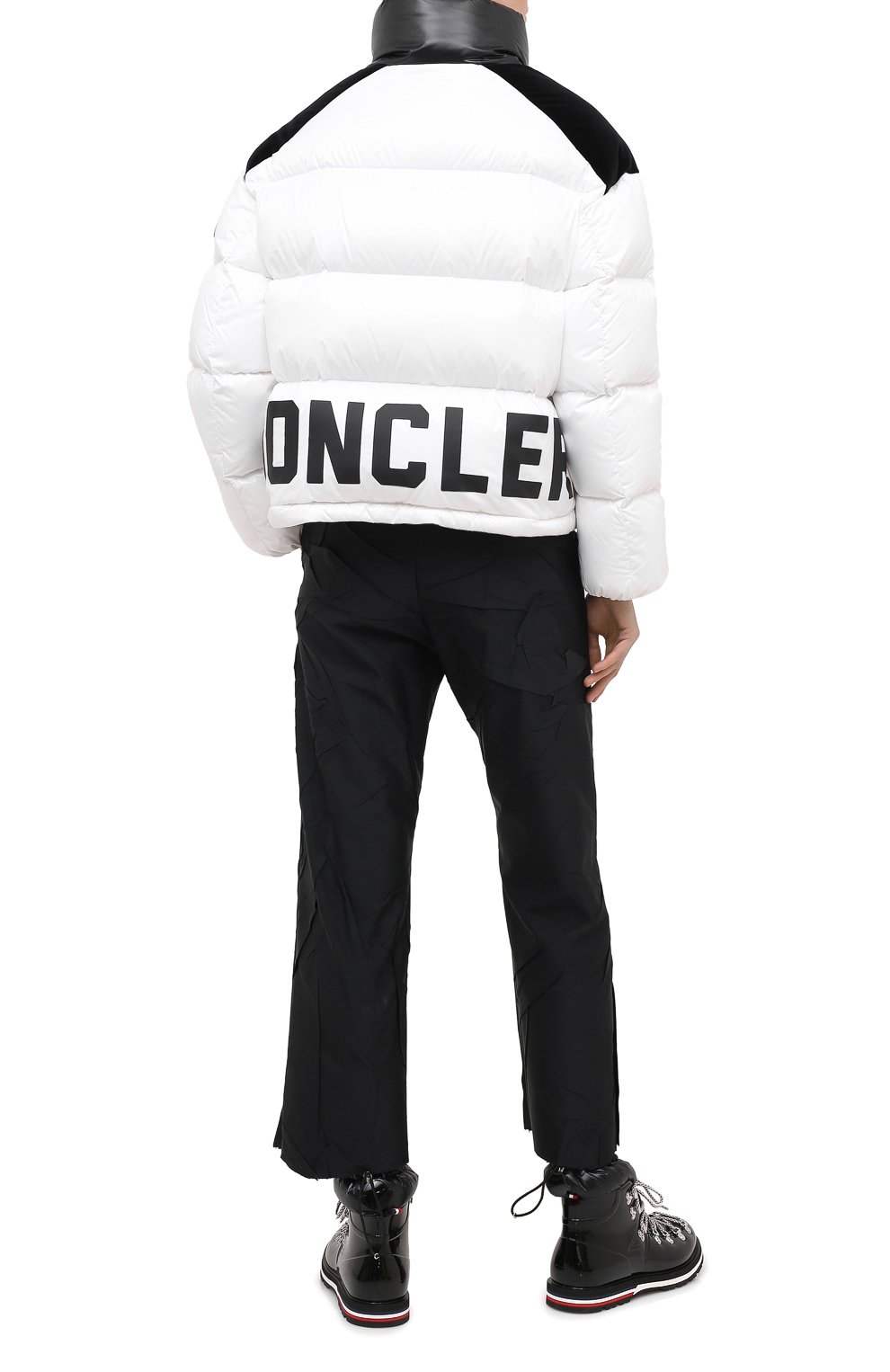 Пуховик MONCLER белого цвета по цене 82850 руб., арт. F2-093-1A52B-00-C0232, фото 2 Пуховик MONCLER, арт. F2-093-1A52B-00-C0232, фото 2