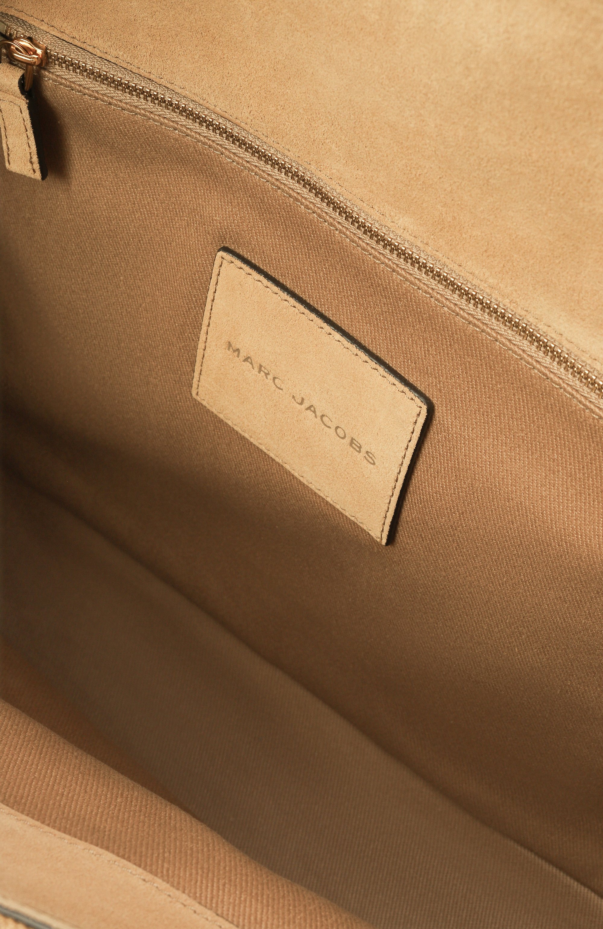 Сумка-тоут dakota MARC JACOBS (THE) бежевого цвета по цене 124000 руб., арт. 2F5HTT031H01, фото 5 Сумка-тоут dakota MARC JACOBS (THE), арт. 2F5HTT031H01, фото 5