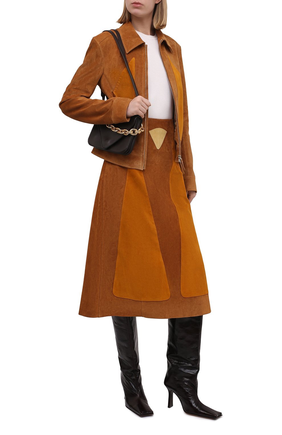 Замшевая куртка CHLOÉ коричневого цвета по цене 364500 руб., арт. CHC22SCV01203, фото 2 Замшевая куртка CHLOÉ, арт. CHC22SCV01203, фото 2