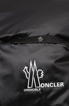 Мужская пуховик monthey MONCLER GRENOBLE черного цвета, арт. I20971A00057/68953 | Фото 6 (Драгоценные камни: Проставлено; Материал сплава: Проставлено; Рукава: Длинные; Материал внешний: Синтетический материал; Длина (верхняя одежда): Короткие; Мужское Кросс-КТ: пуховик-короткий; Стили: Кэжуэл; Кросс-КТ: другое)