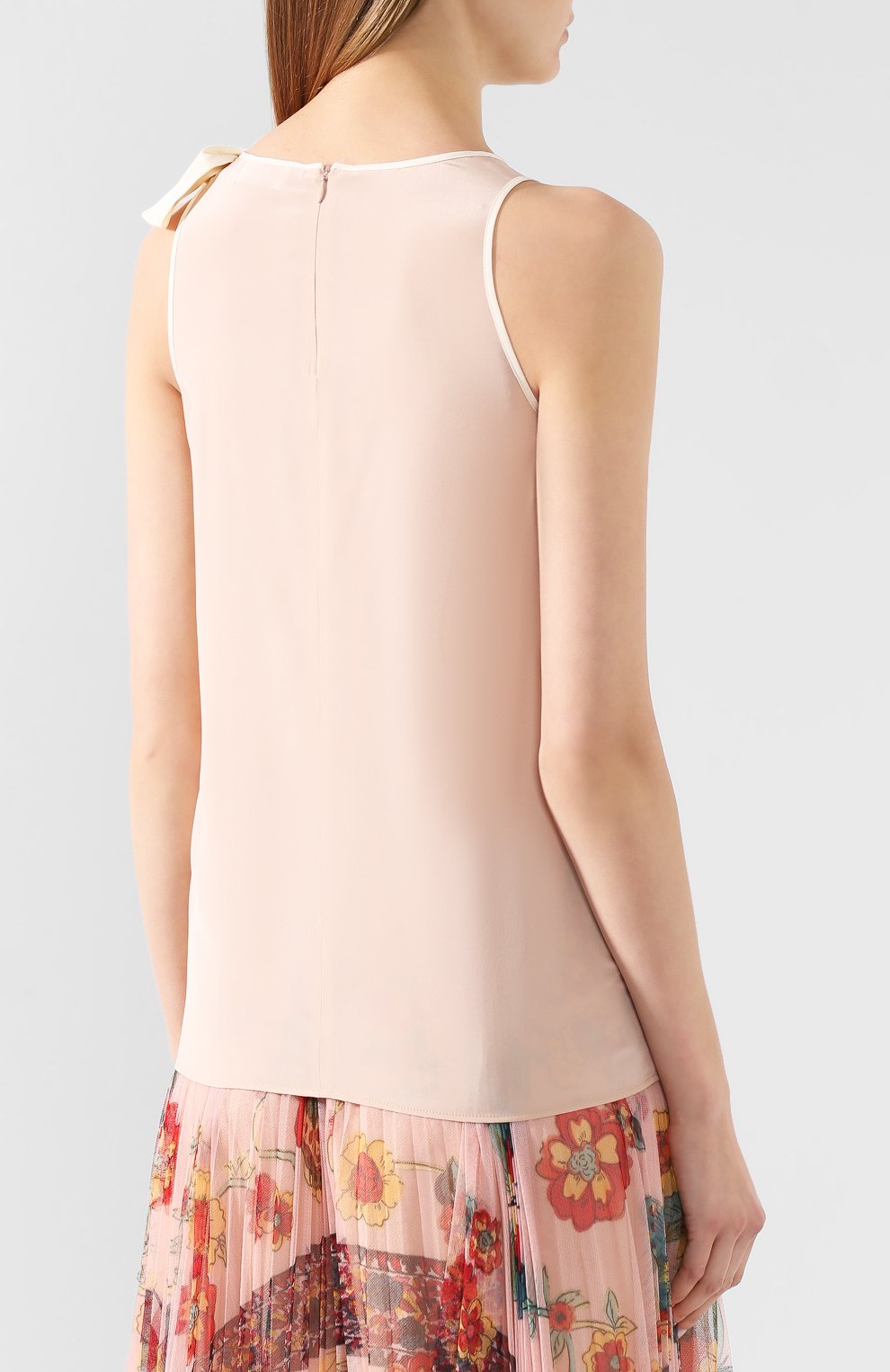 Шелковый топ REDVALENTINO розового цвета по цене 39950 руб., арт. TR0AE0J0/2MJ, фото 4 Шелковый топ REDVALENTINO, арт. TR0AE0J0/2MJ, фото 4