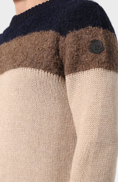 Шерстяной свитер с принтом MONCLER бежевого цвета по цене 36250 руб., арт. D2-091-90307-00-999CW, фото 5 Шерстяной свитер с принтом MONCLER, арт. D2-091-90307-00-999CW, фото 5