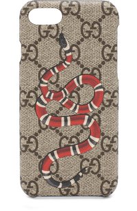 Чехлы для iPhone 7/8