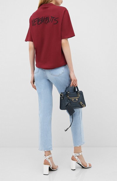 Хлопковая футболка VETEMENTS бордового цвета по цене 35950 руб., арт. UAH21TR619 1600/W, фото 2 Хлопковая футболка VETEMENTS, арт. UAH21TR619 1600/W, фото 2