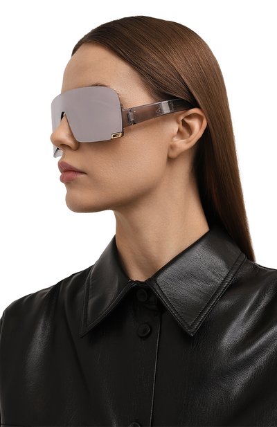 Солнцезащитные очки GUCCI серебряного цвета по цене 36600 руб., арт. GG1637S 002, фото 2 Солнцезащитные очки GUCCI, арт. GG1637S 002, фото 2