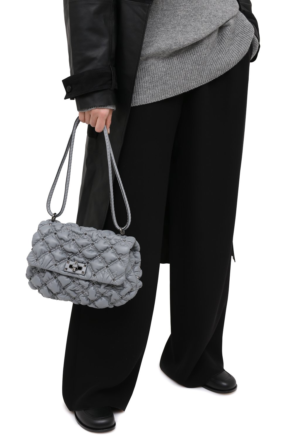 Сумка VALENTINO серого цвета по цене 254500 руб., арт. UW0B0H78/EFZ, фото 2 Сумка VALENTINO, арт. UW0B0H78/EFZ, фото 2