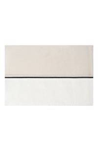 Светло-бежевый