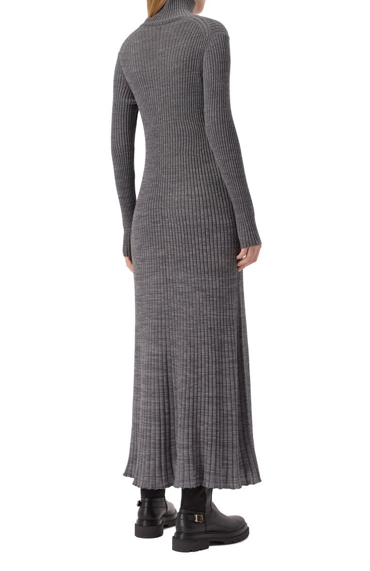 Женское шерстяное платье MONCLER серого цвета, арт. 9L000-08-M1180 | Фото 4 (Длина Ж (юбки, платья, шорты): Миди; Материал внешний: Шерсть; Стили: Кэжуэл; Случай: Повседневный; Женское Кросс-КТ: Платье-одежда; Кросс-КТ: Трикотаж; Рукава: Длинные)